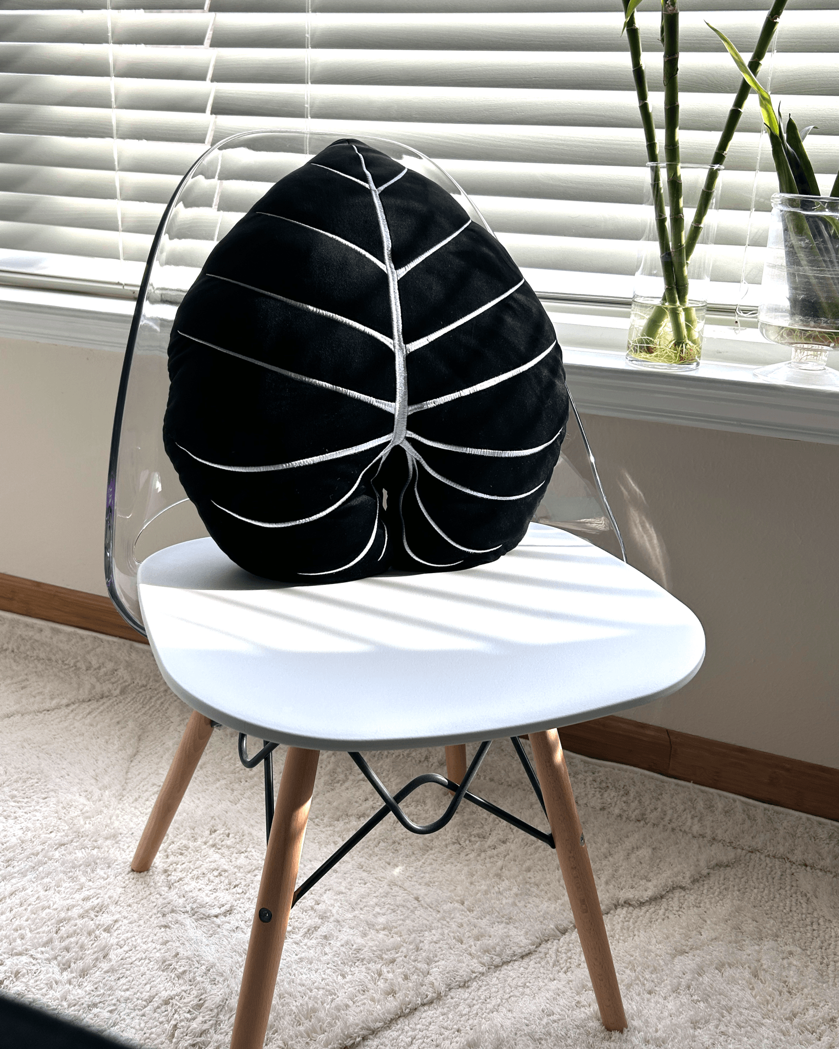 Philodendron Gloriosum Leaf Plush Pillow - Obsidian - Green Philosophy Co.