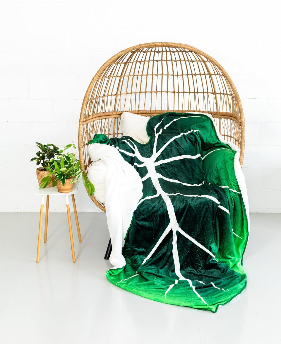 Gloriosum Double Layered Fleece Giant Leaf Blanket - Green Philosophy Co.